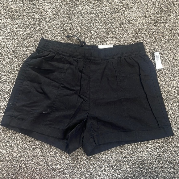 Old Navy Black High-Rise Shorts - Picture 1 of 4